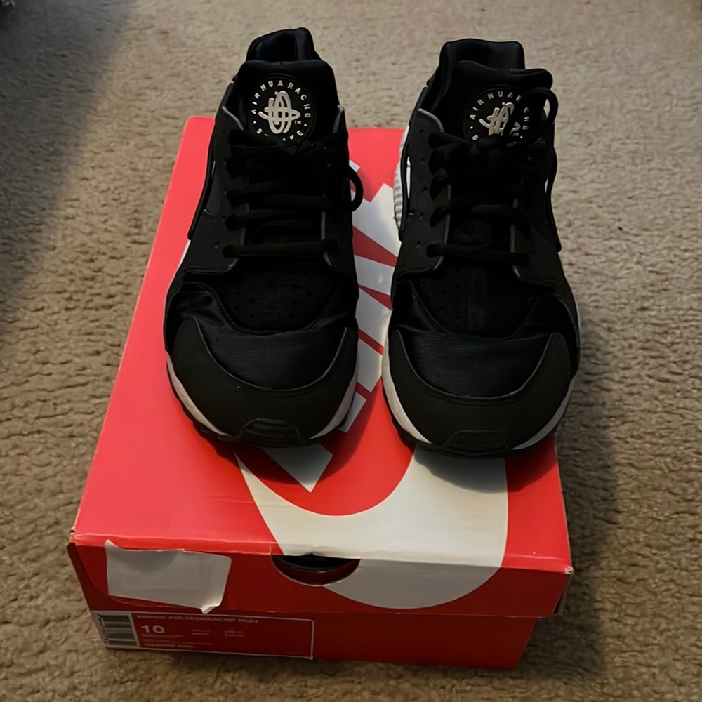 Nike shoes women’s size 10